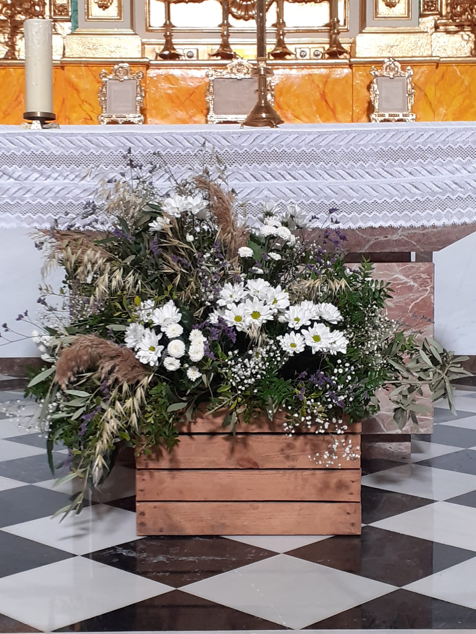 Centro bajo mesa cura